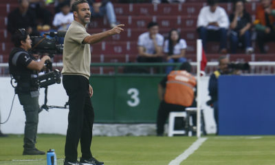 Artur Jorge durante estreia pelo Botafogo
