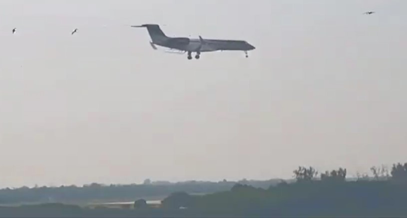 Avião de Madonna pousa no Aeroporto do Galeão