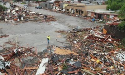 Destruição causada por tornado nos EUA.