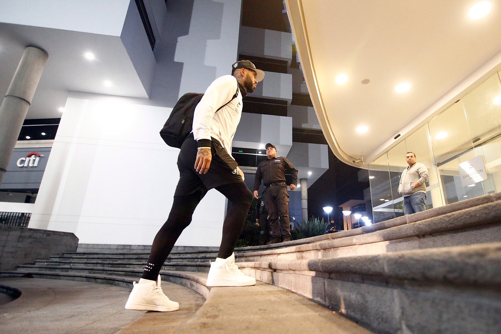 Chegada do Botafogo a Quito (FOTO: Vitor Silva/Botafogo FR)