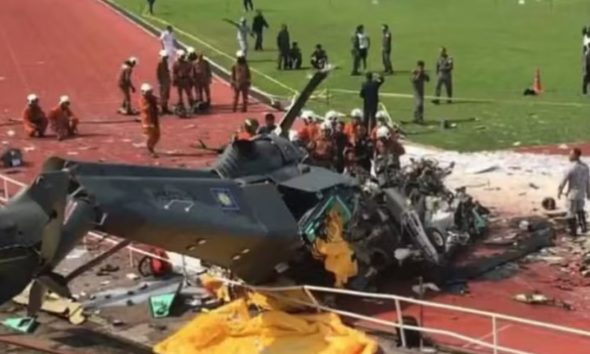 Helicópteros caíram em complexo esportivo, na Malásia.