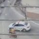 Vídeo mostra fuga de homem de viatura da PM em Queimados.