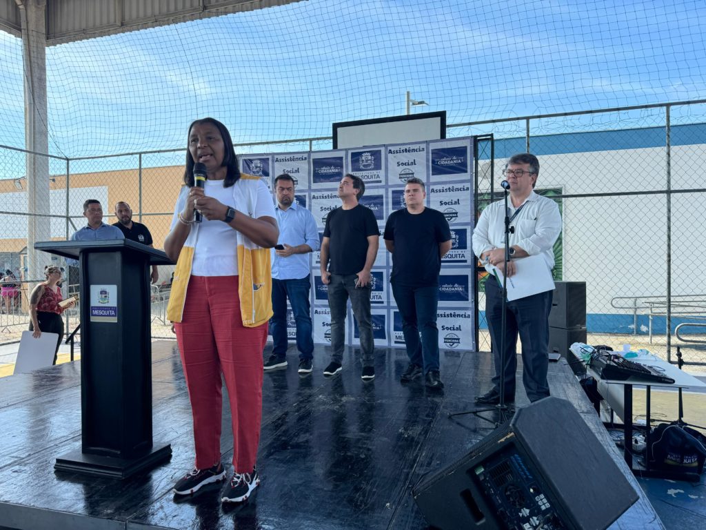 Governo do Rio inicia entrega do Cartão Recomeçar