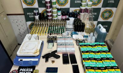 Material apreendido no laboratório ilegal de anabolizantes, na Taquara