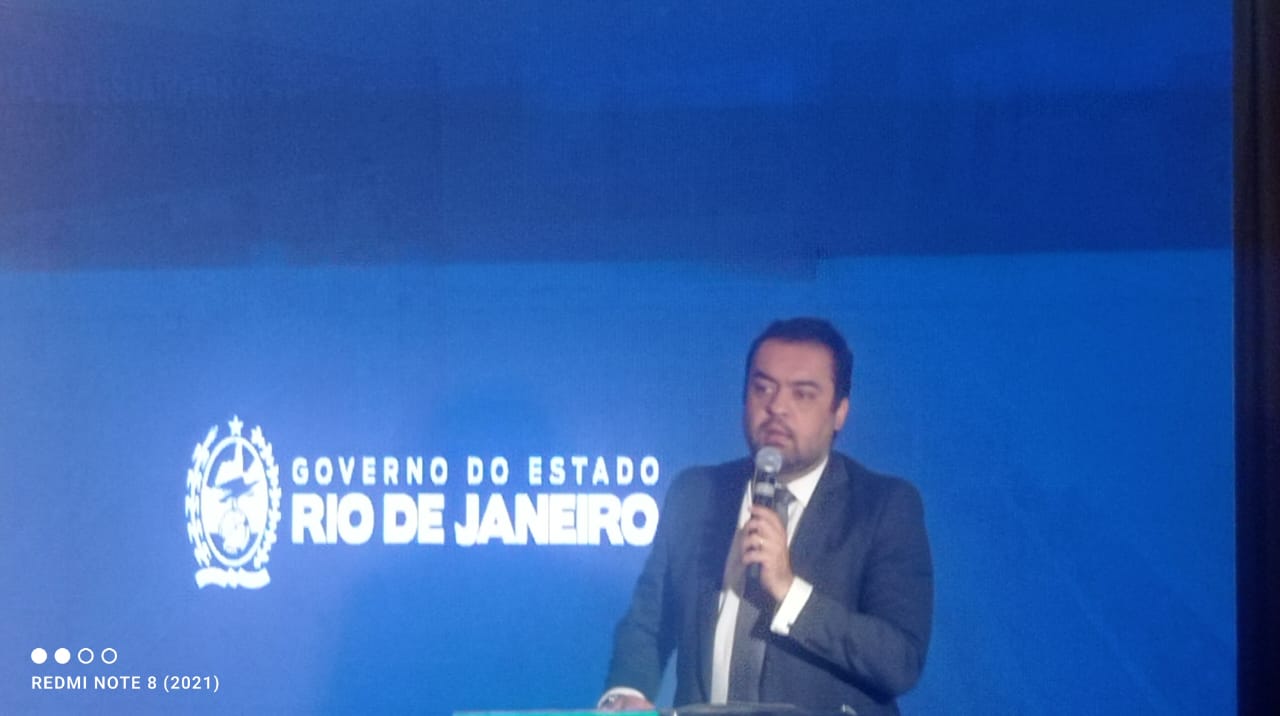 Castro apresenta programa de videomonitoramento das viaturas das forças de segurança do Estado (Foto: Marcos Antônio de Jesus/ Super Rádio Tupi)