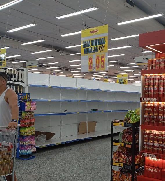 Correria provoca desabastecimento de água em mercados da Região Metropolitana do Rio