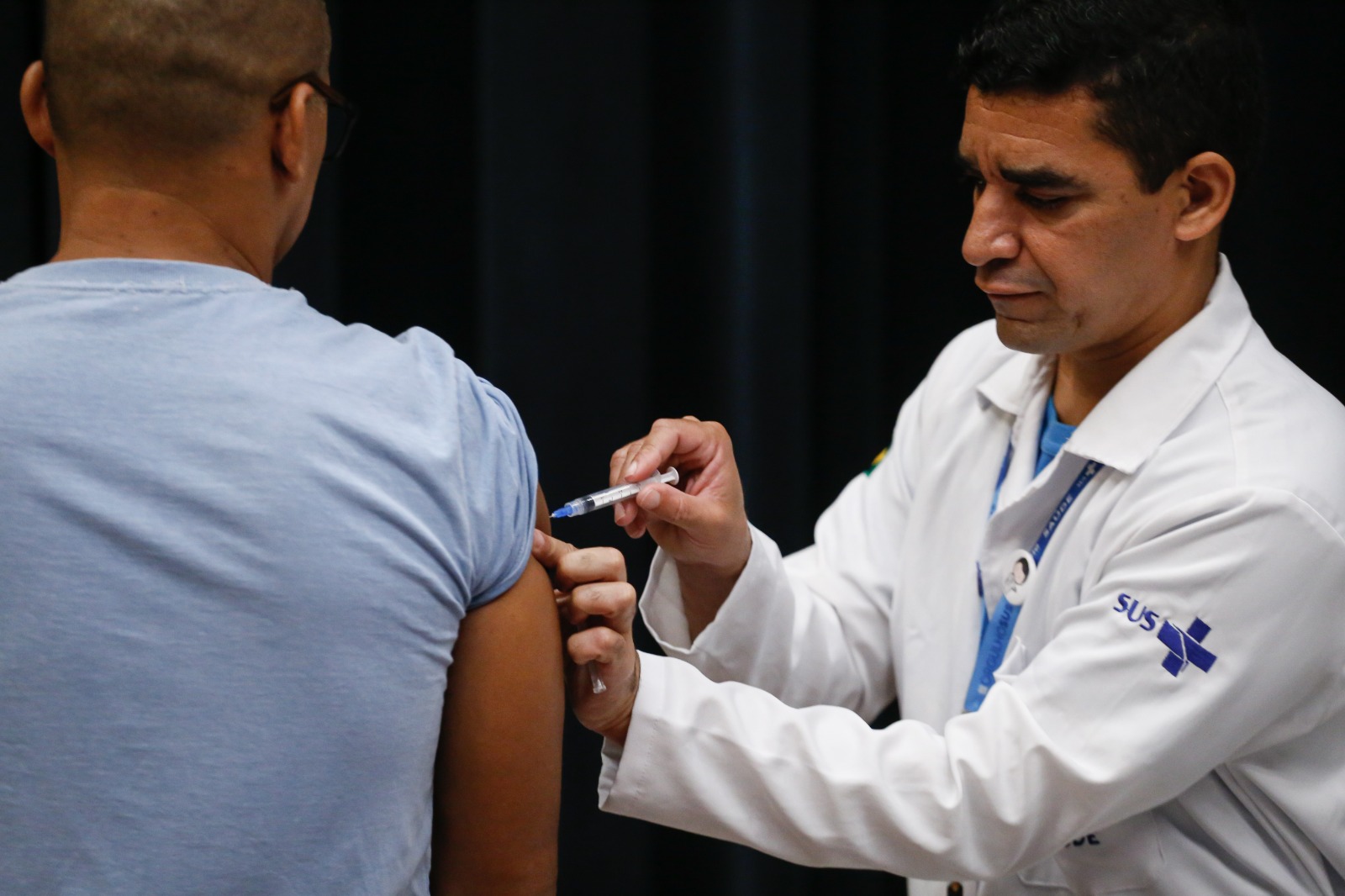 Cidade das Artes e Aeroporto Santos Dumont serão pontos de vacinação contra a gripe no Rio (Foto: Edu Kapps/ SMS)