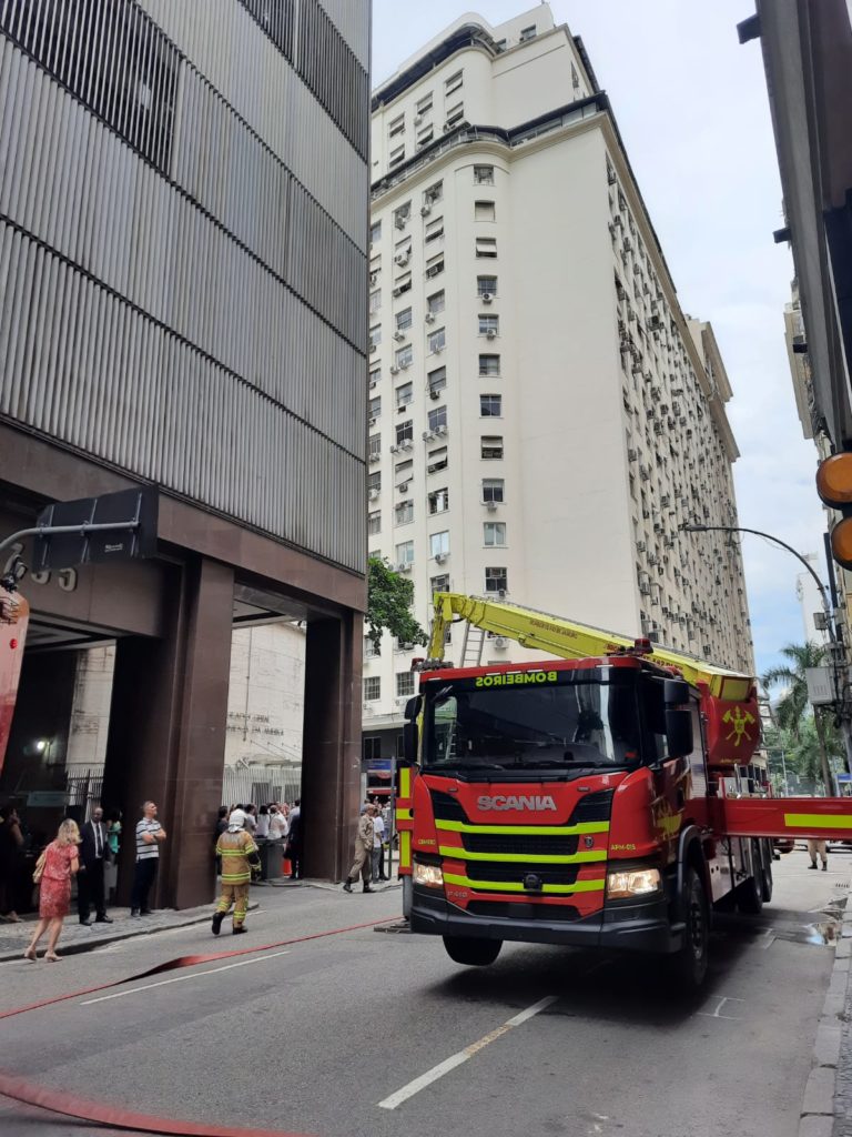 Simulação do Corpo de Bombeiro no Centro do Rio