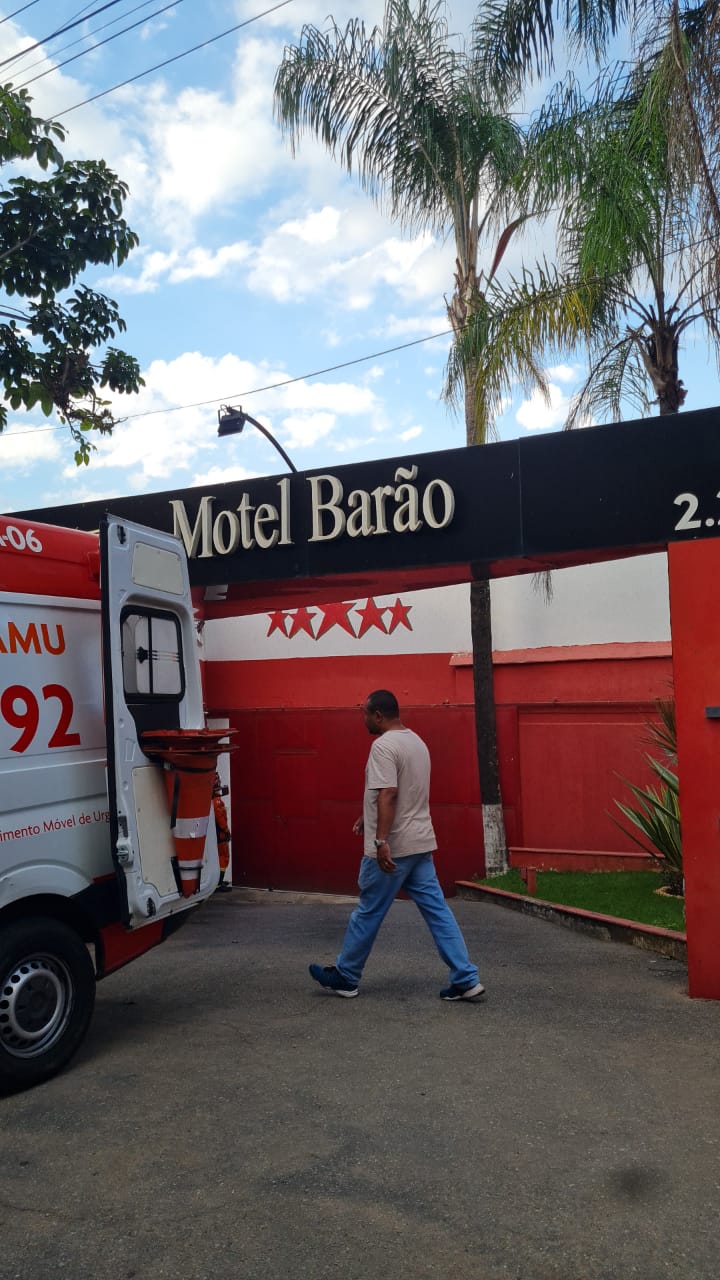 Sargento da PM que se trancou em motel tentou tirar a própria vida com tiro na cabeça (Foto: Susana Vieira/ TV Alterosa)