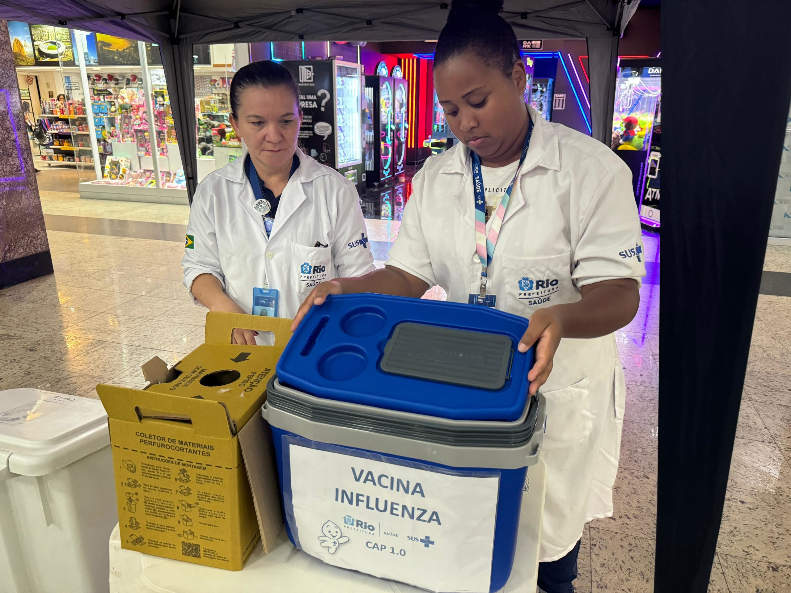 Ponto de vacinação contra a gripe na Rodoviária do Rio.