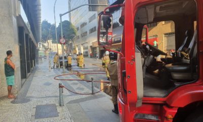 Incêndio na Rua da Assembleia, no Centro do Rio.
