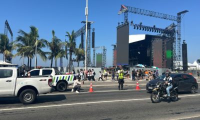 Palco do show de Madonna na Praia de Copacabana.