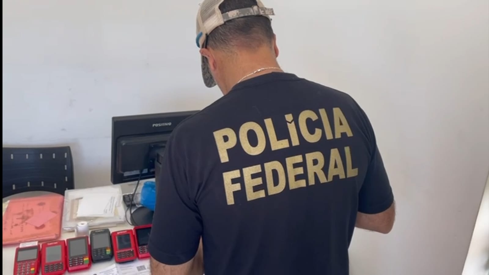 Agente da Polícia Federal.