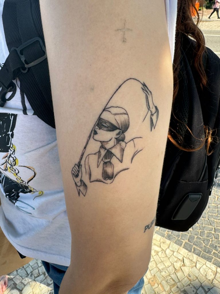 Fã de de Madonna faz tatuagem homenagem à cantora.