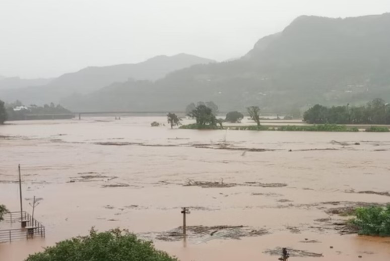 Chuva provoca transtornos no Rio Grande do Sul.