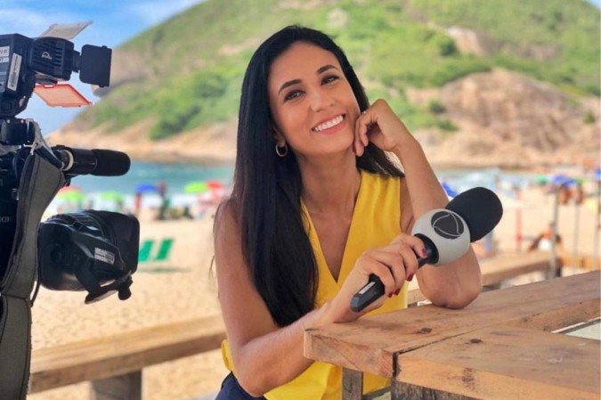 Repórter Monique Bittencourt, da TV Record.