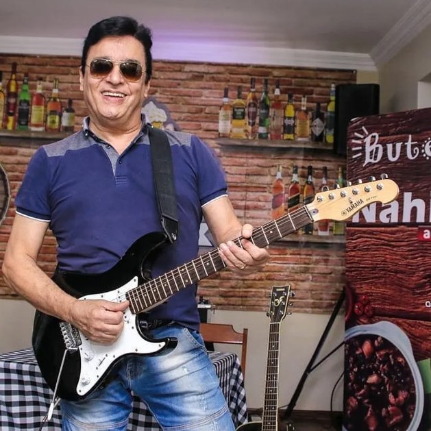 Morre o cantor Nahim, em SP