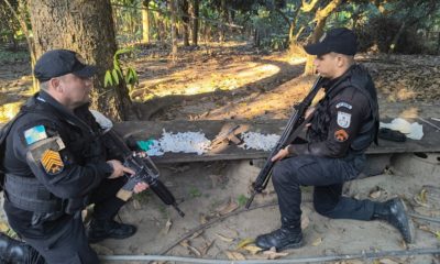 Operação na Vila Kennedy tem presos e apreensões.