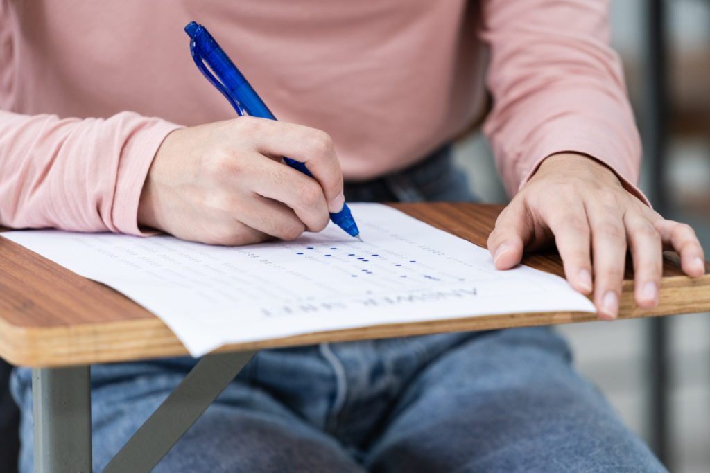 UFC anuncia Concurso Público com 122 Vagas para 2024