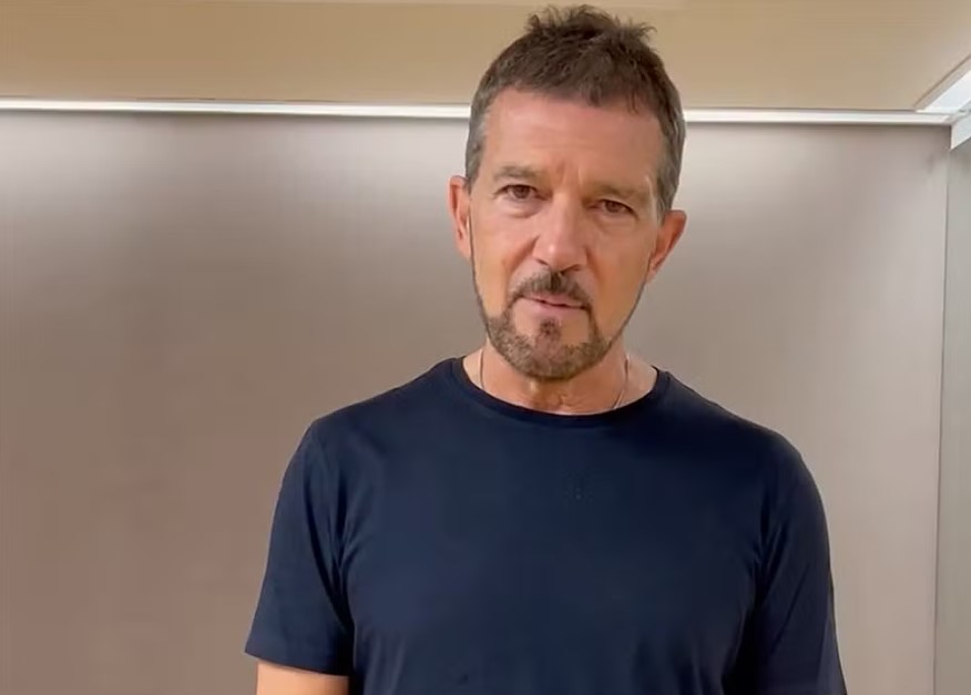 Antonio Banderas e Dakota Johnson.