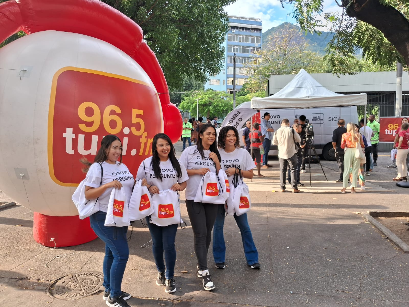 ‘O Povo Pergunta’: Tupi e Câmara na Tijuca e no Largo da Carioca.