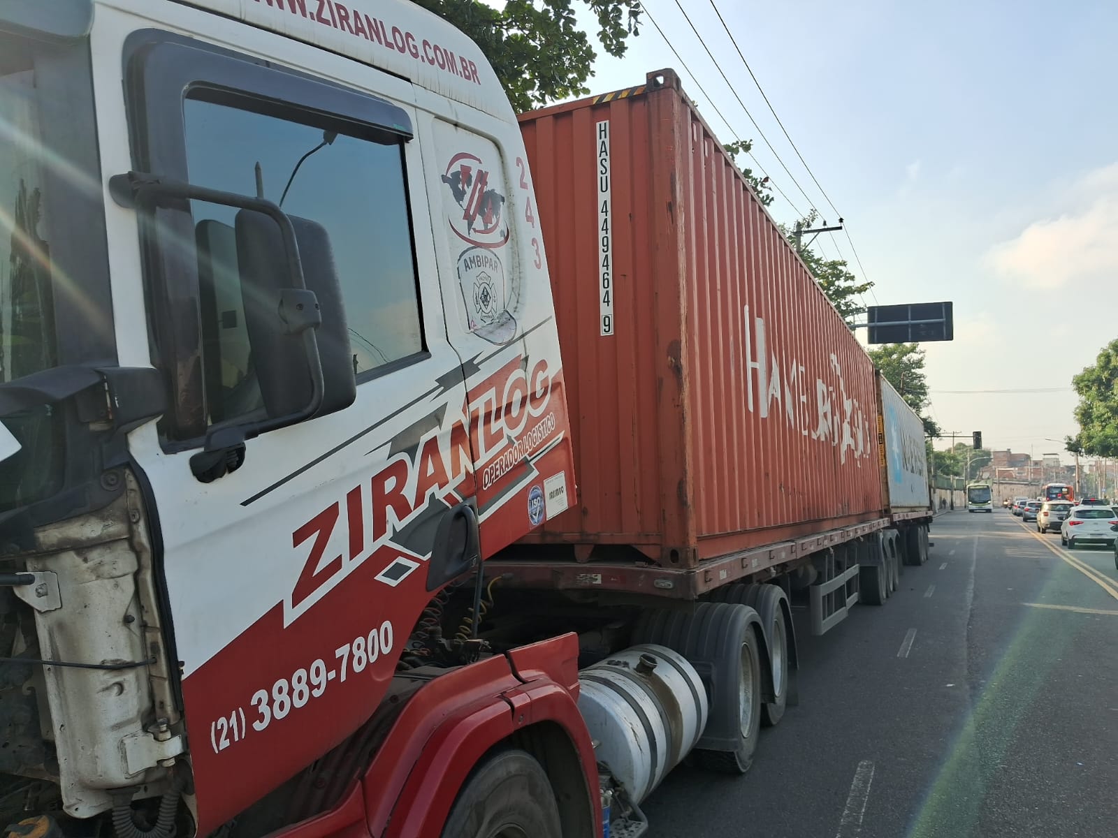 PM impede roubo de carga avaliada em mais de R$ 300 mil na Av. Brasil