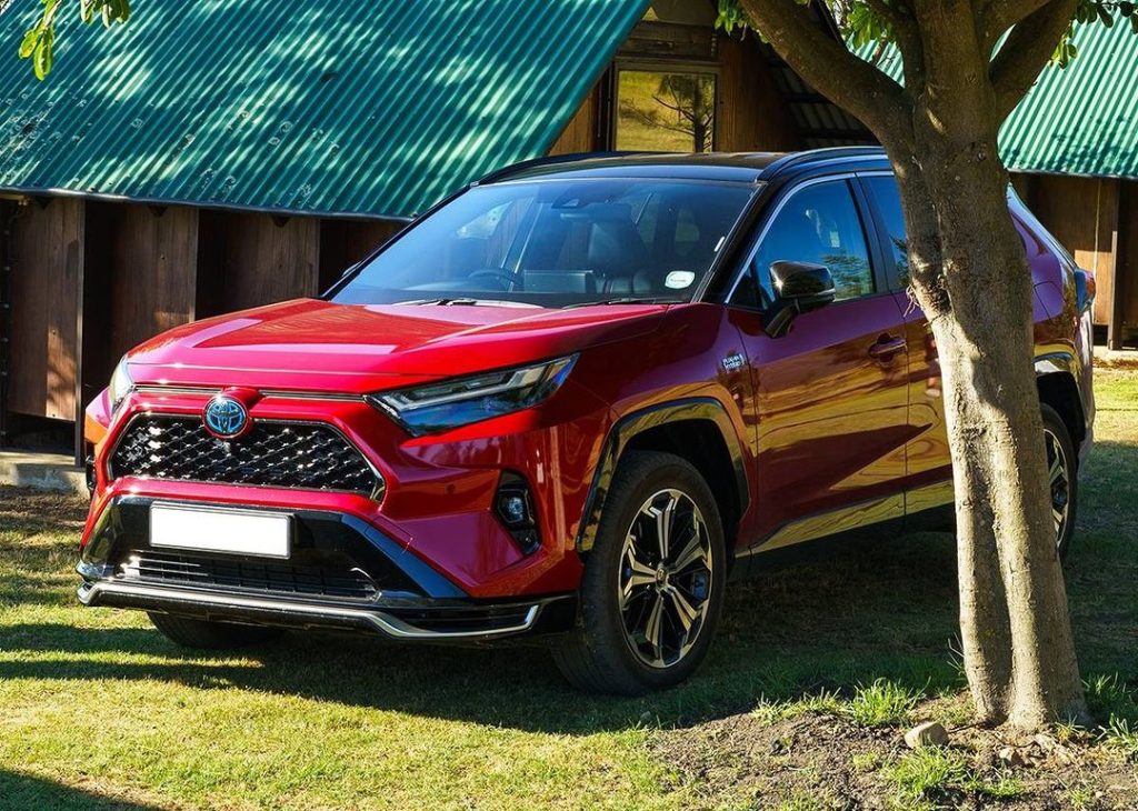 Toyota RAV4 2026 cresce rápido e vira destaque entre SUVs híbridos