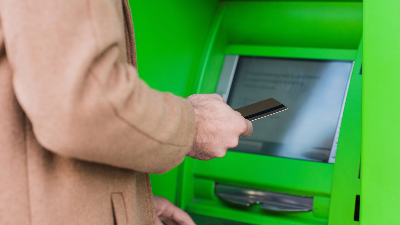 Idosa de 78 anos cai em golpe bancário e perde quase R$ 50 mil!