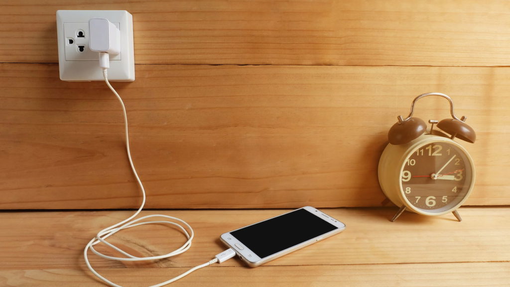 Carregador muito quente pode ser sinal de alerta e estes sinais não devem ser ignorados