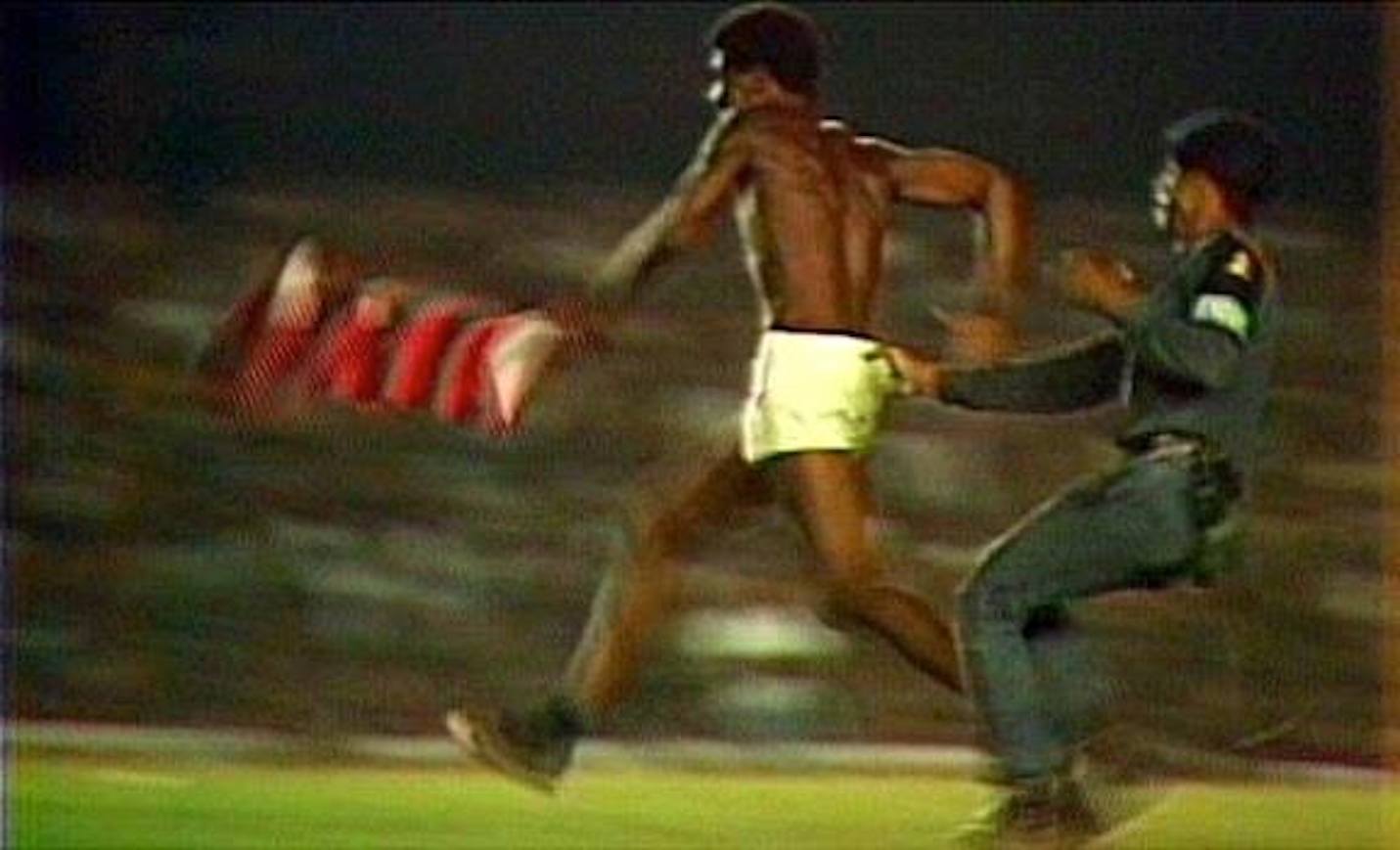 Ladrilheiro, torcedor do Flamengo, em 1981 (Foto: Reprodução/TV)