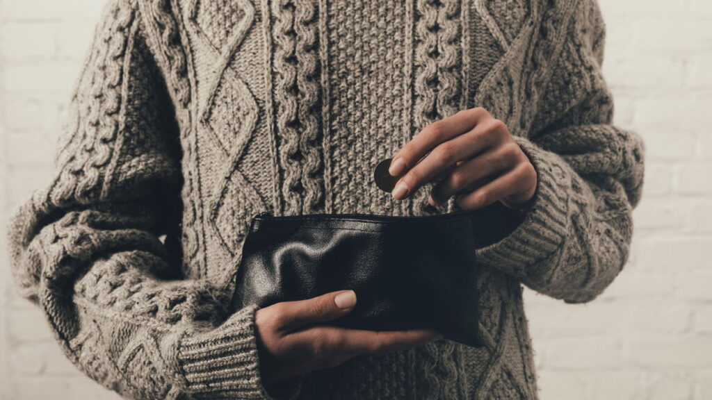 Numerologia de hoje indica atenção redobrada com decisões financeiras, sugerindo revisão de orçamento