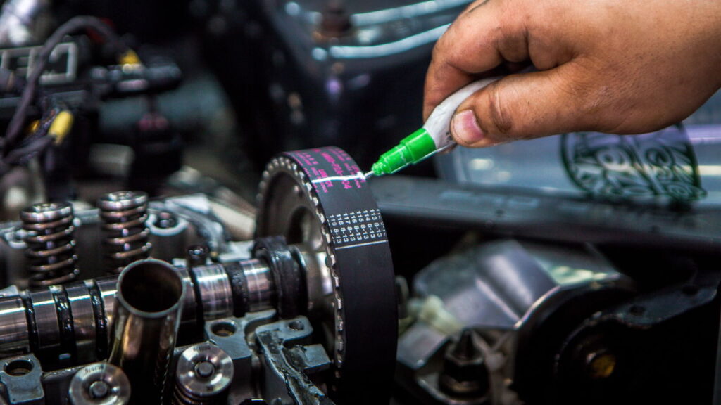 Correia dentada banhada a óleo exige cuidado extra para evitar prejuízo