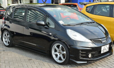 Carros simples que viraram febre por gastar quase nada de combustível