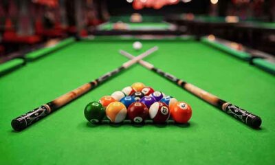 Jogo de sinuca diverte e ajuda na integração: foco, mira boa e senso de direção