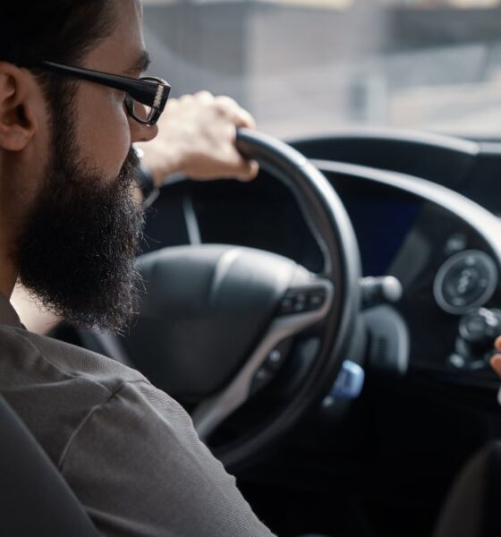 Motoristas de aplicativo apostam no aluguel de carros de luxo para aumentar ganhos