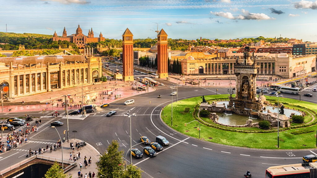 Você vai se apaixonar por essa cidade à beira do Mediterrâneo