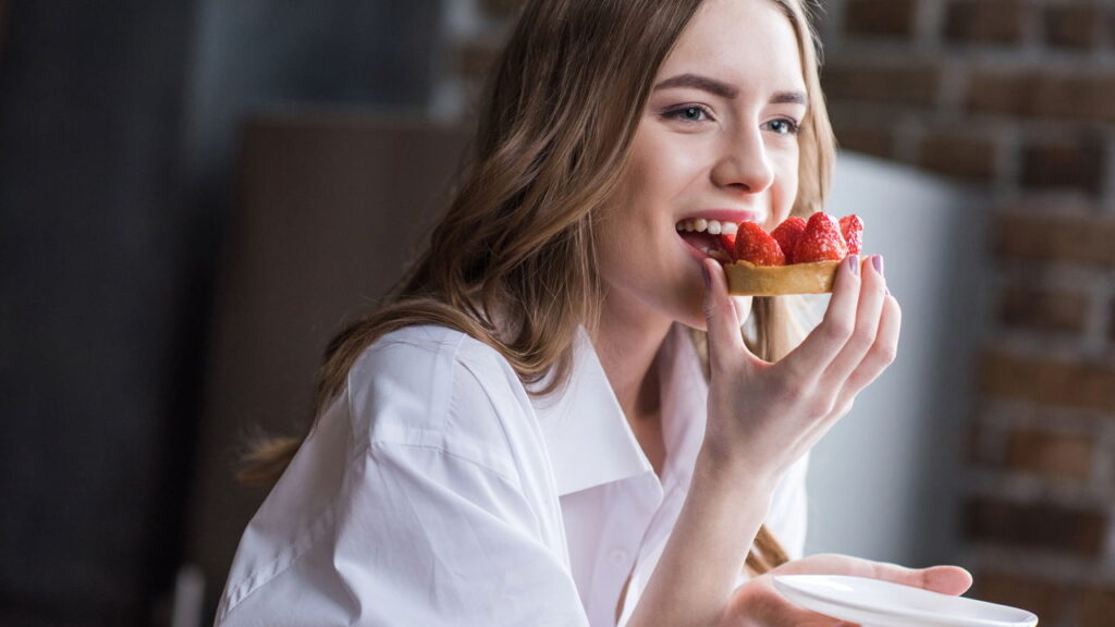 Açúcar acalma ou engana? O que acontece no corpo quando o doce vira ritual depois de um dia tenso
