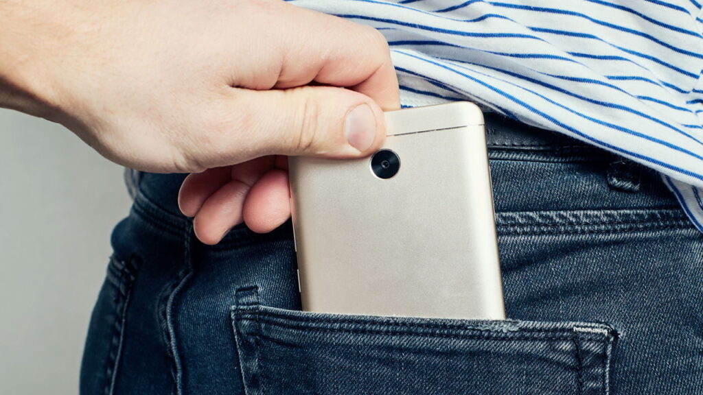 Saiba como ativar bloqueio de aplicativos e evitar golpes financeiros sem bloqueio de apps