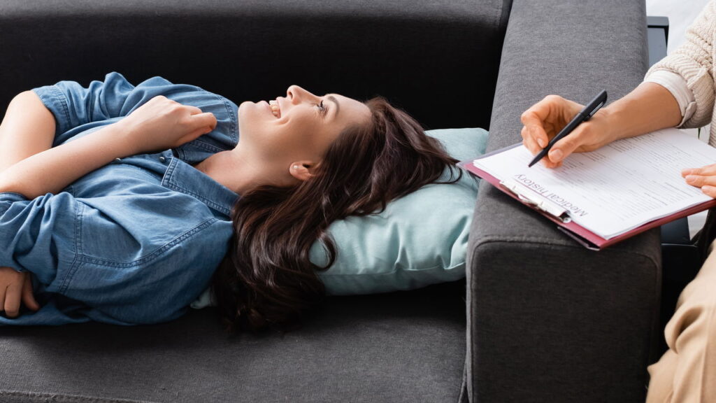 Truques para acabar com a insônia! Estudo revela a melhor