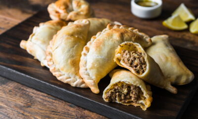 Aprenda a fazer pastel de forno com massa leve e recheios deliciosos