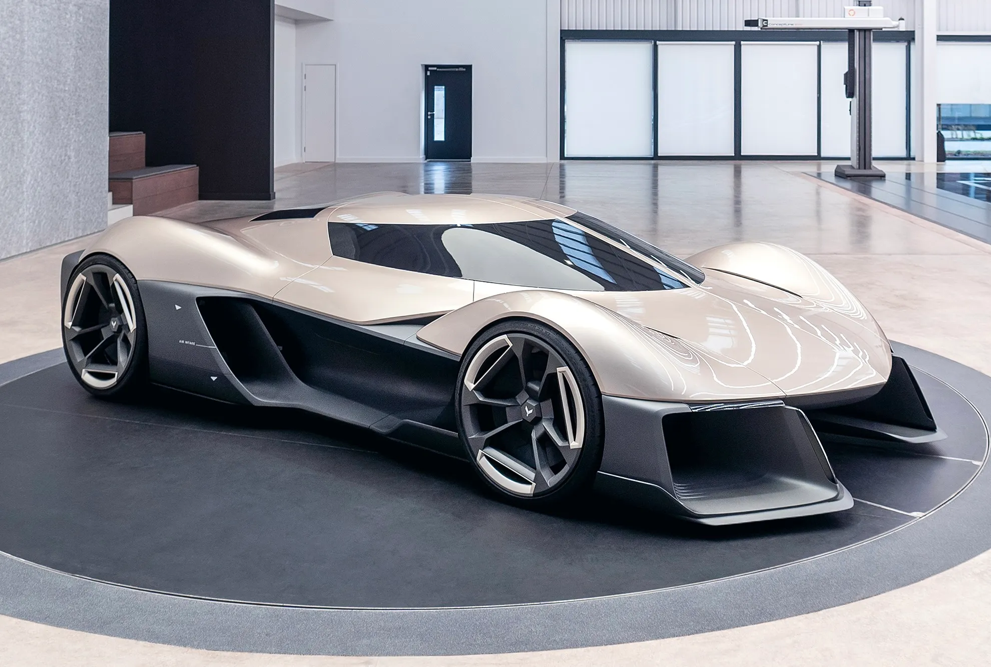 Adeus, V8? GM transforma Corvette em hipercarro elétrico de alto desempenho