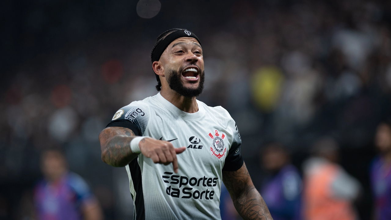 O impasse mais tenso do Corinthians nos últimos anos envolve Memphis Depay