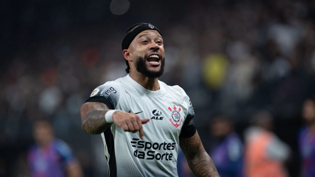 Memphis Depay pode ficar fora da Copa após sequência de problemas físicos preocupar Holanda e Corinthians