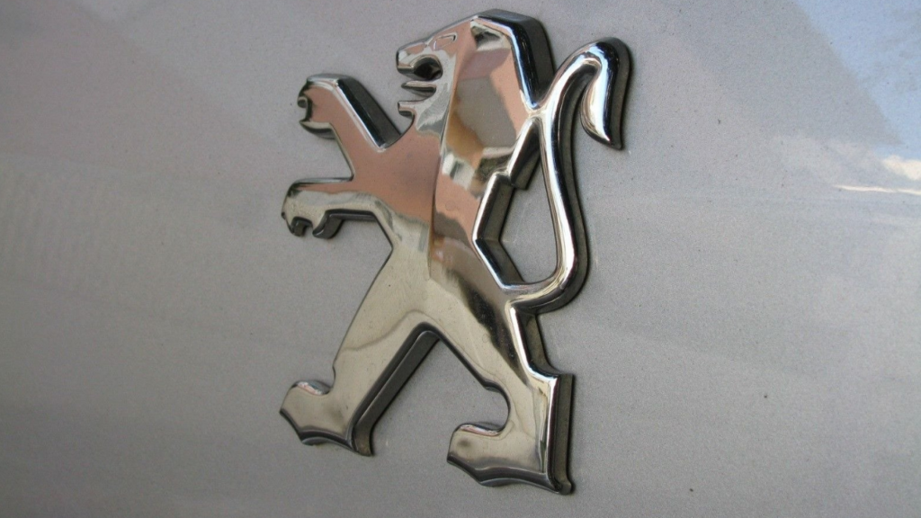 Fiat e Peugeot convocam mais de 21 mil carros por risco de desligamento