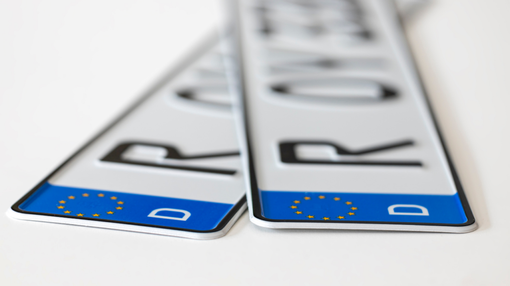 Motoristas presos e veículos foram apreendidos com nova lei de placas