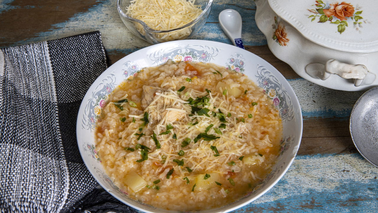 Vai um caldo de pinto aí? Aprenda a receita que conquistou o Brasil