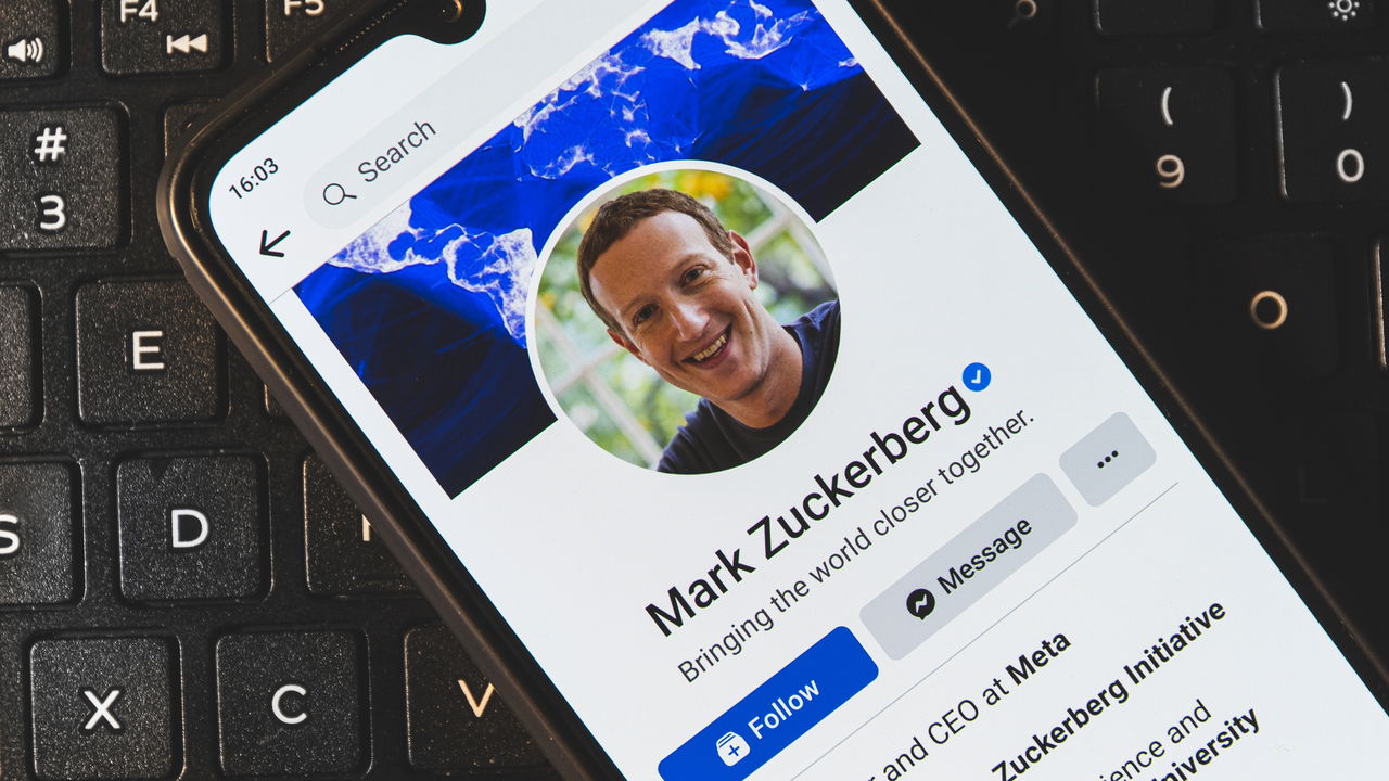 O que pode levar Zuckerberg a vender Instagram e WhatsApp?