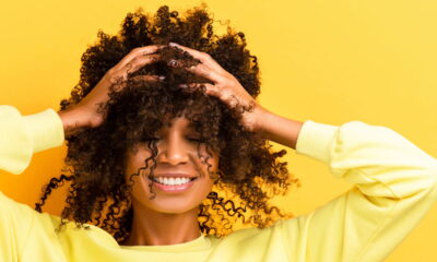 5 ingredientes poderosos para um shampoo ideal para cachos