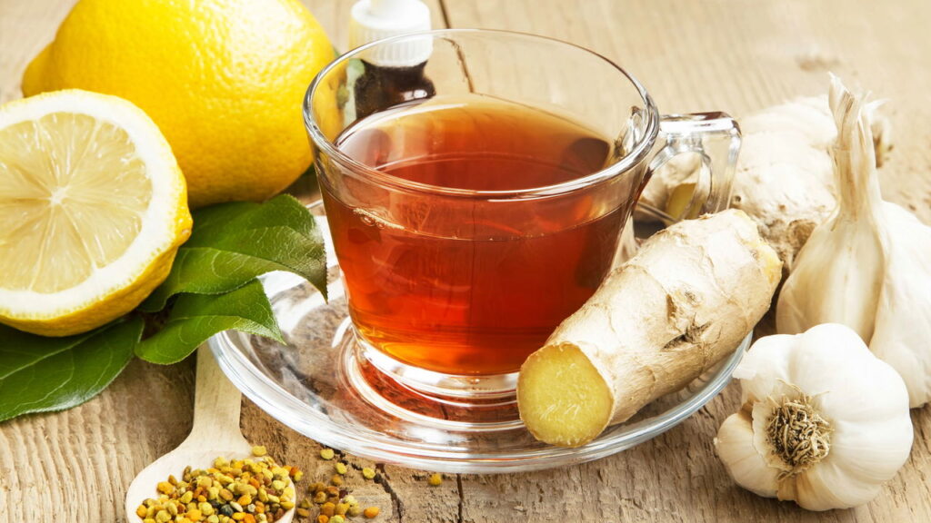 Conheça os benefícios do chá detox de gengibre e limão para perder peso