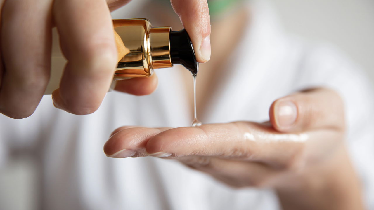 O melhor óleo para remover sebo do nariz sem agredir